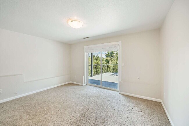 Building Photo - Sophisticated and Elegant home is located in Harbor Ridge at Browns Point. Spacious 4 bedroom, 4 ...