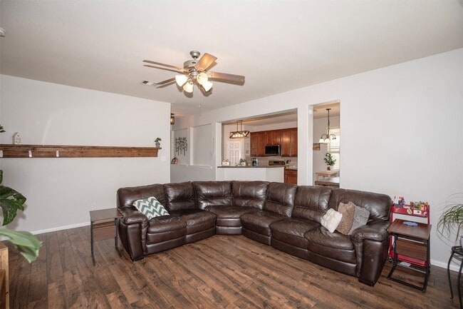 Building Photo - 2110 Stonehollow Ct
