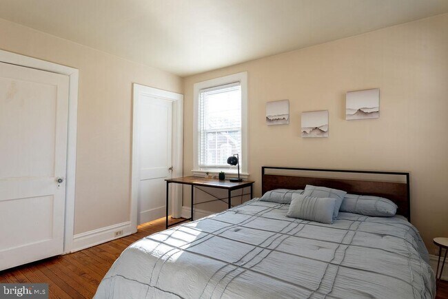 Building Photo - 313 Frederick St