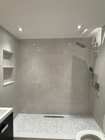 Building Photo - 16930 NW 54th Ave