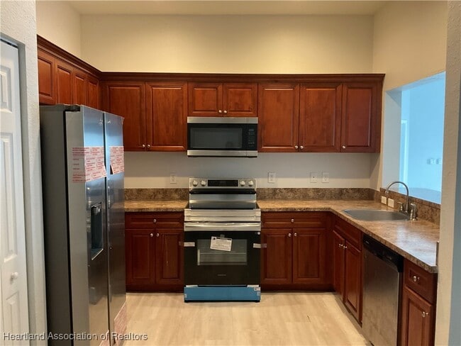 Building Photo - 3714 Peugeot St