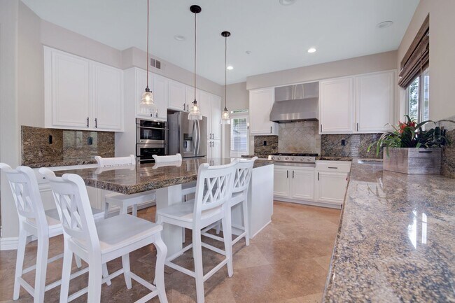 Building Photo - Forester Ranch Oasis!