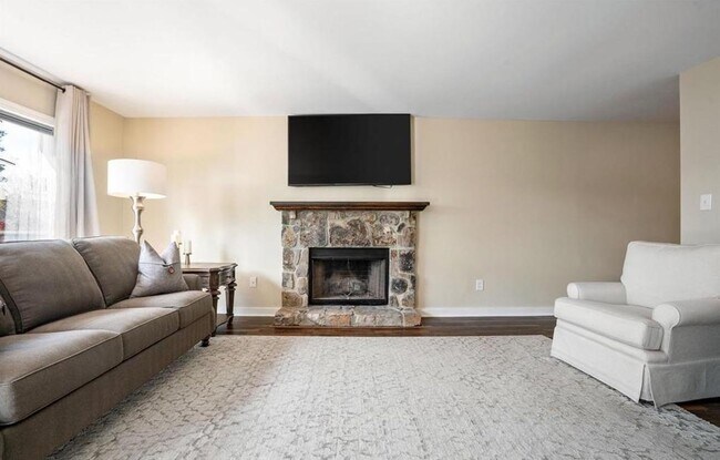 Building Photo - 102 Cambrian Way