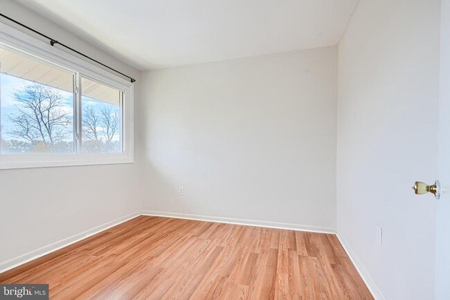 Building Photo - 130 Royal Oak Dr