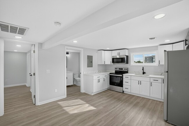 Building Photo - 428 S Governors Ave