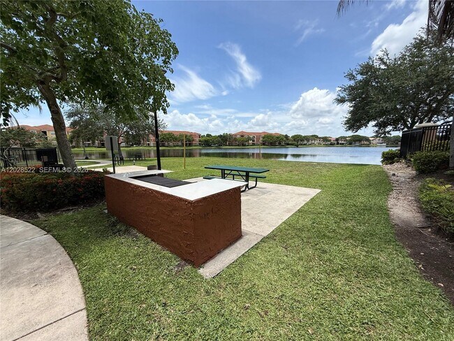 Building Photo - 4704 SW 160th Ave