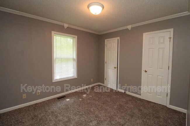 Building Photo - 3289 N Senseney Cir