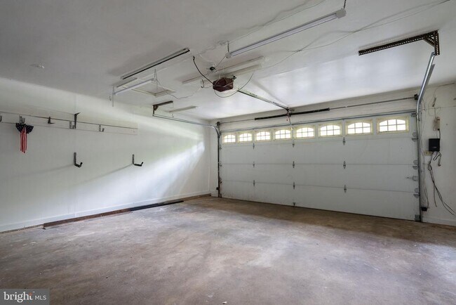 Building Photo - 6506 Bellamine Ct