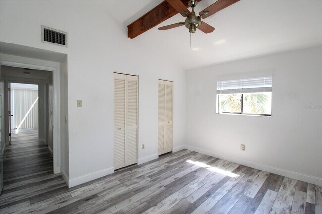 Building Photo - 60 Beachcomber Ln