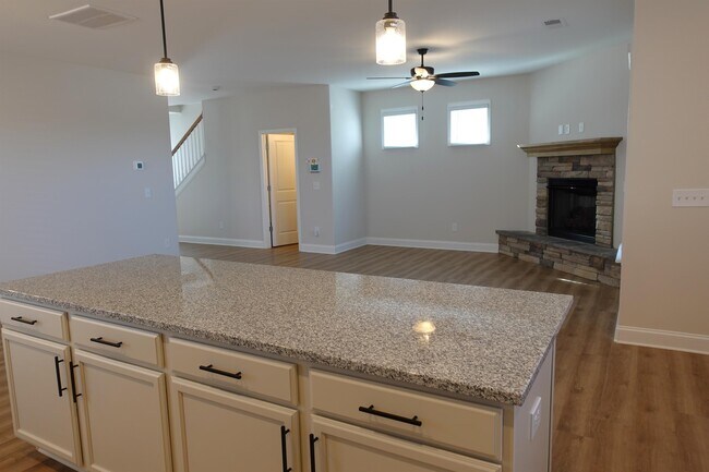 Building Photo - 107 River Trce Lp