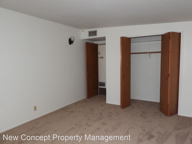 Building Photo - 4 br, 2 bath House - 2240 S Camino Seco