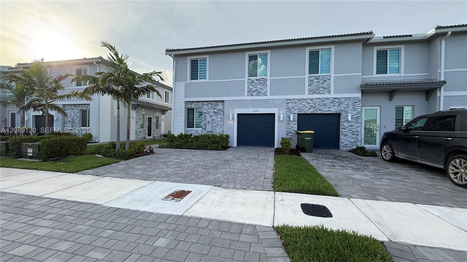 Building Photo - 679 SE 13th Street Cir