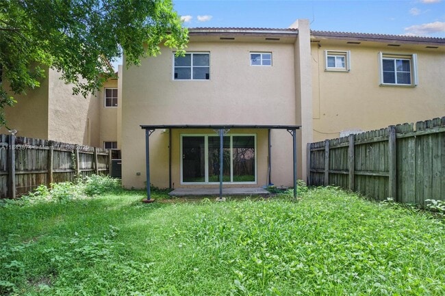 Building Photo - 980 SW 6th Pl