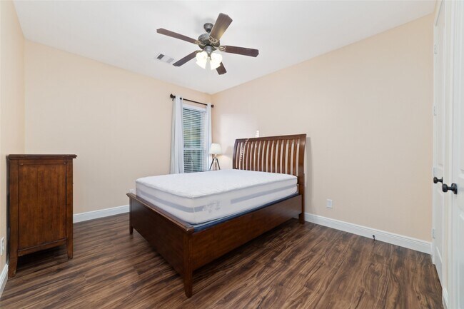 Building Photo - 17411 Aberdeenshire Dr