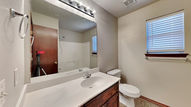 Building Photo - Nice 3 Bedroom 2 Bathroom Home with Storm Shelter and Office!
