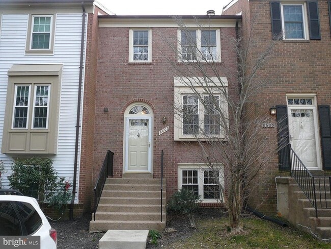 Building Photo - 8607 Dellway Ln