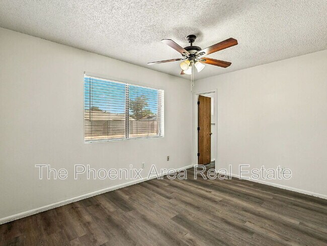 Building Photo - 3109 E Pueblo Ave