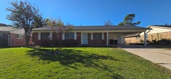 Building Photo - 2114 Ray Ave