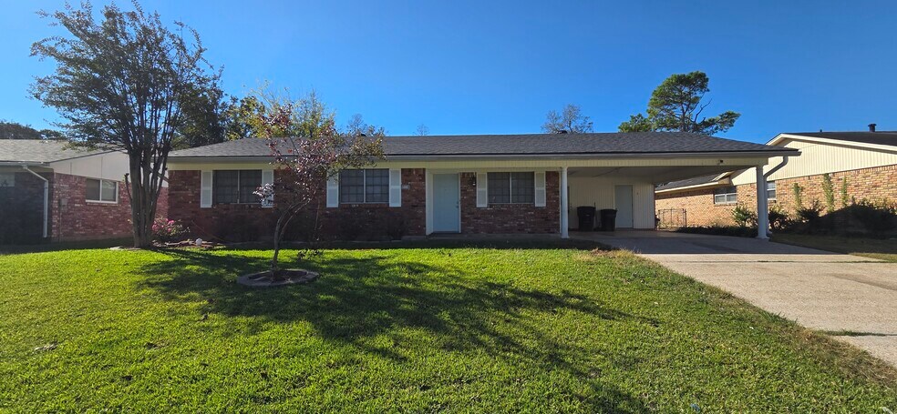 Primary Photo - 2114 Ray Ave