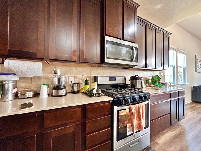 Building Photo - 445 Arrowhead Vine St