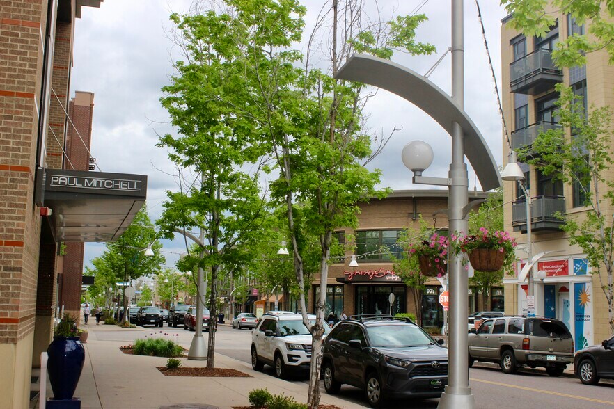 Building Photo - 7240 W Custer Ave