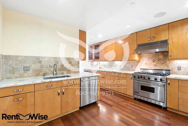 Building Photo - 727 Moraga St