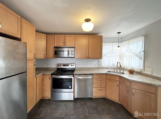 Building Photo - 34 Wall St