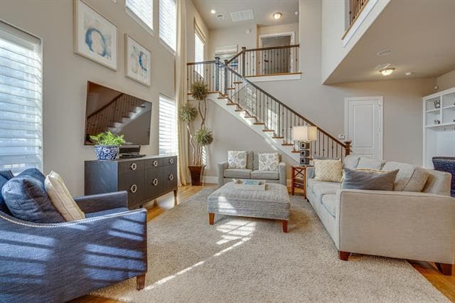 Building Photo - 528 Sandy Ln