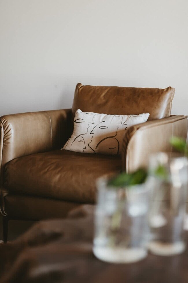 Building Photo - 503 NW D St