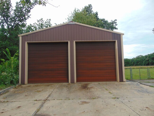Building Photo - 12820 W Hwy EE