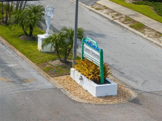 Building Photo - 1817 Golf View Dr