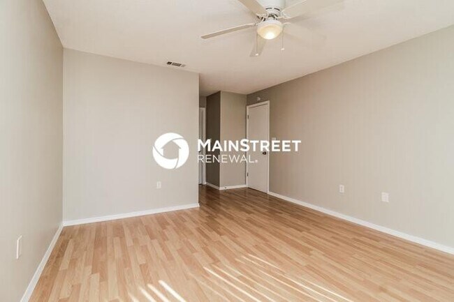 Building Photo - 3 Bedroom Pet-Friendly Home in APOPKA, FL with Main Street Renewal