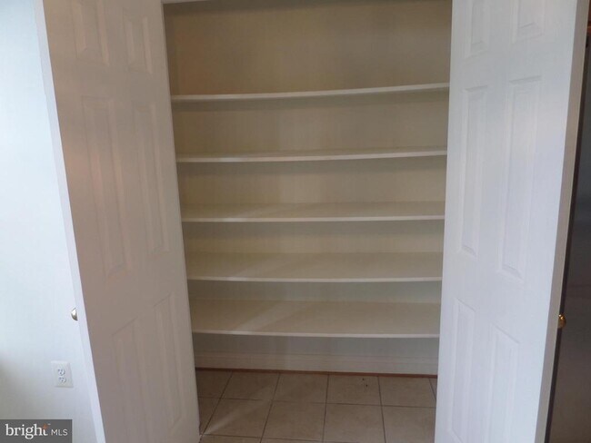 Building Photo - 836 Linfield Terrace NE