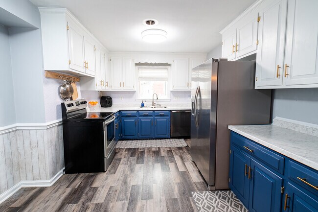 Building Photo - 137 Deep Creek Rd