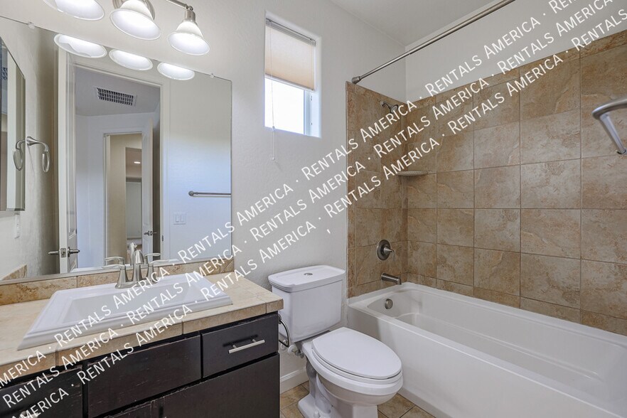 Building Photo - 654 E Sipapu Dr