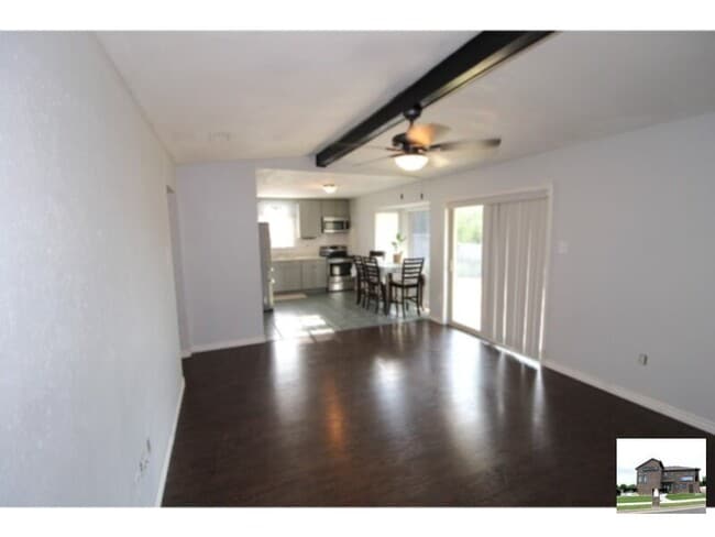 Building Photo - 905 N 19th St