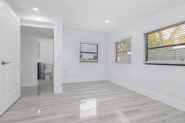 Building Photo - 1313 SW 37th Ave