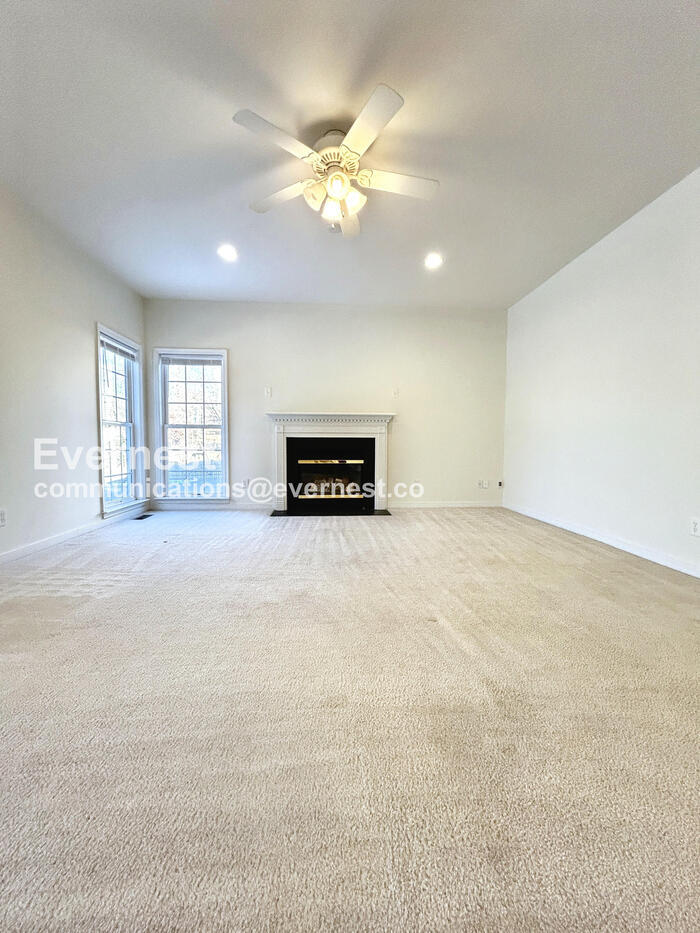 Building Photo - 1542 Jeffries Way