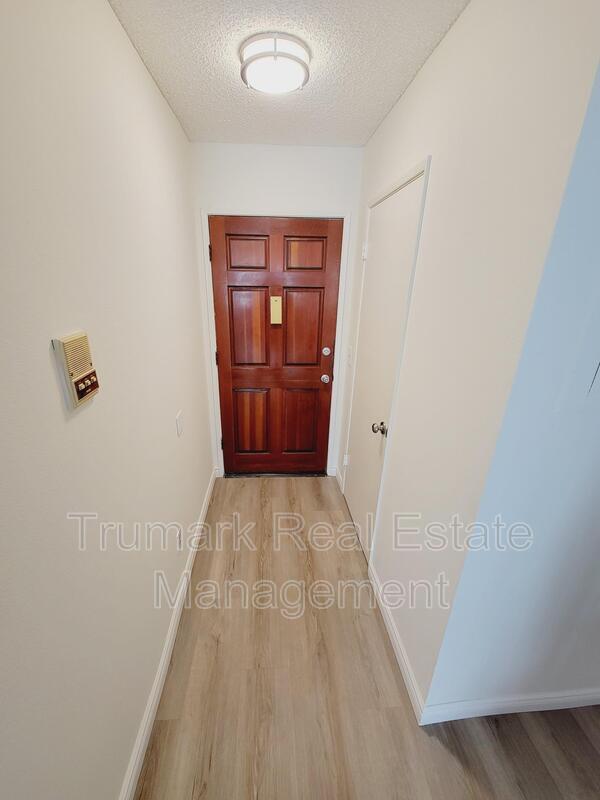 Building Photo - 553 E Orange Grove Ave