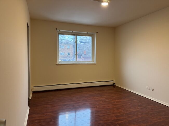 Building Photo - 7320 N Rogers Ave