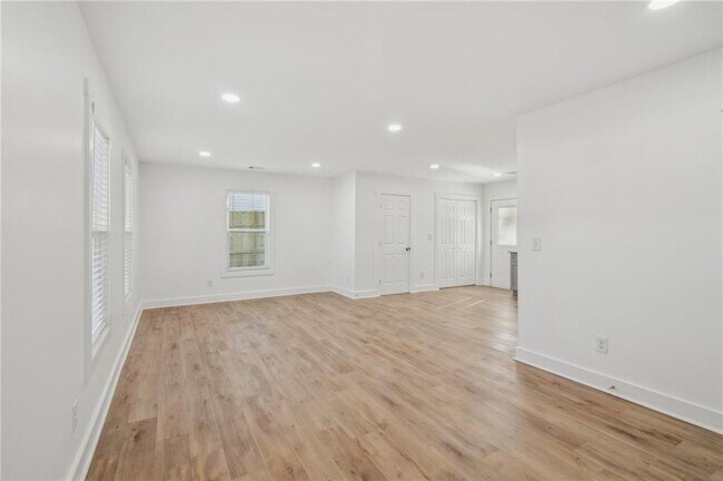 Building Photo - 4179 Hanes Dr