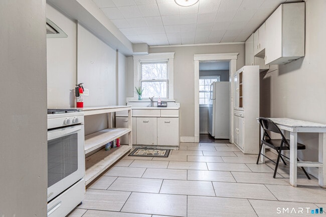 Building Photo - 941 1st Ave