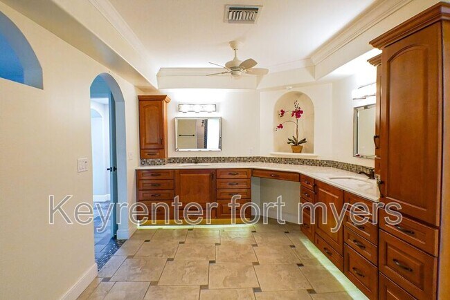 Building Photo - 112 Pinebrook Dr