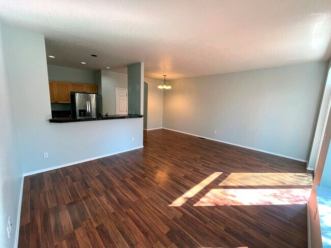 Building Photo - Elegant Arbor Townhome with Open Kitchen, W/D, Patio, and Soaking Tub