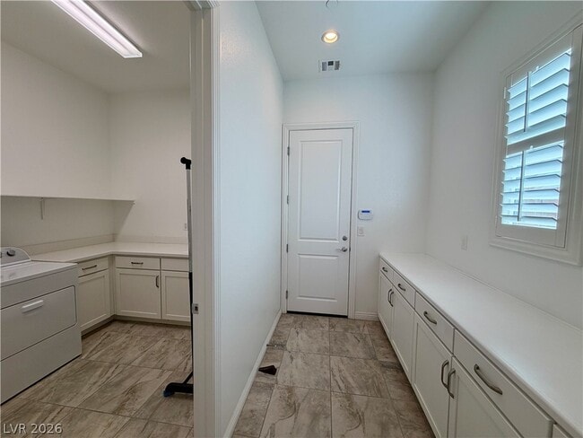 Building Photo - 313 Meadow Brush Pl