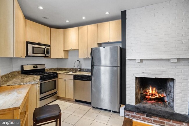 Building Photo - 2700-14 South St