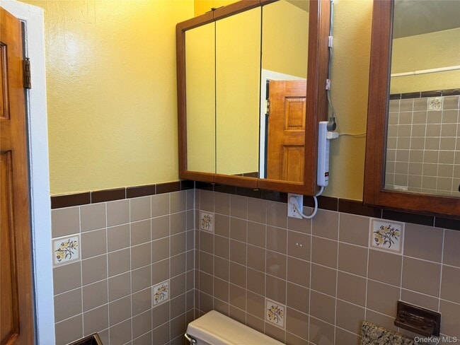 Building Photo - 95-12 108th Ave