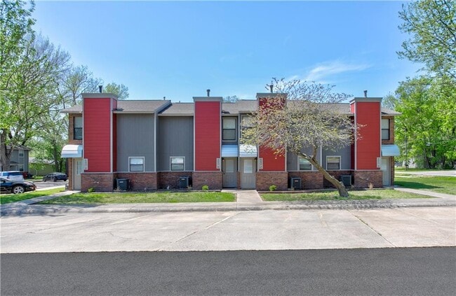 Primary Photo - 460 N Garrett St