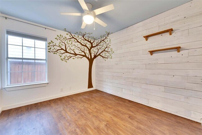 Building Photo - 3317 Dalton St