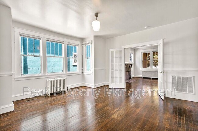 Building Photo - 1304 Bainbridge St